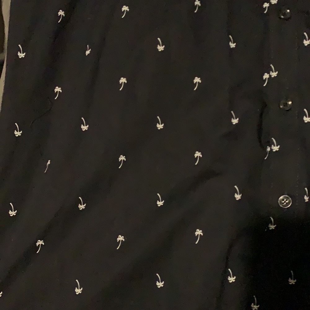 Button down - Picture 3 of 3